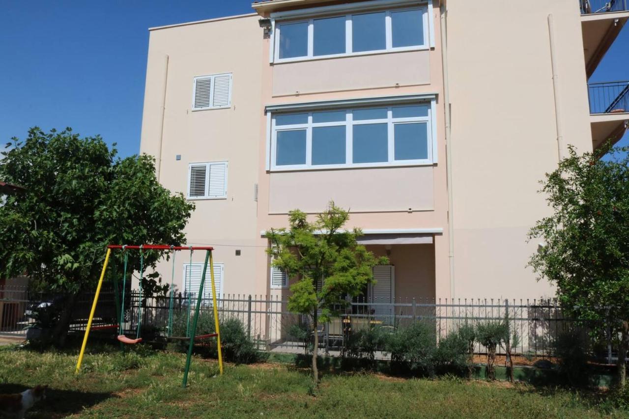 Apartments Ela Trogir Exteriör bild